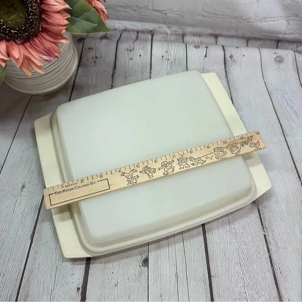 Vintage Tupperware Egg tray almond with white trays